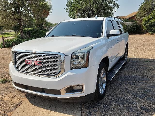 2016 GMC Yukon XL Denali — photo 1 of 13