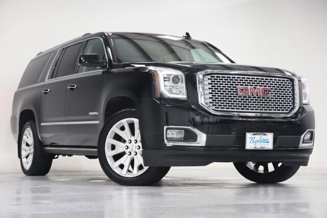 2017 GMC Yukon XL Denali — photo 1 of 13