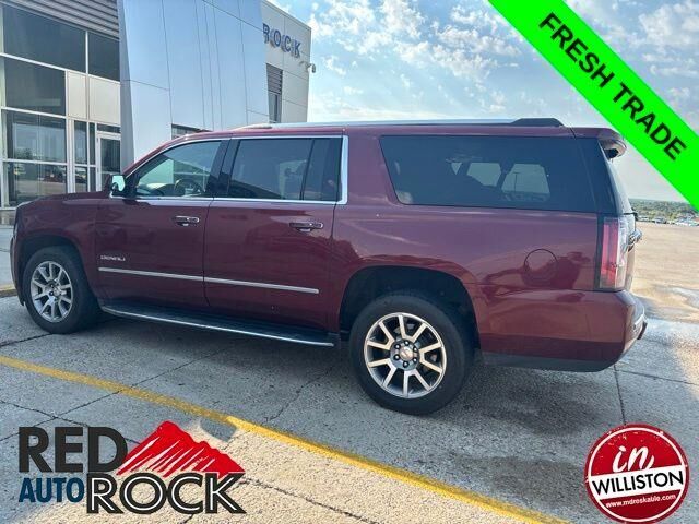 2020 GMC Yukon XL Denali — photo 1 of 13