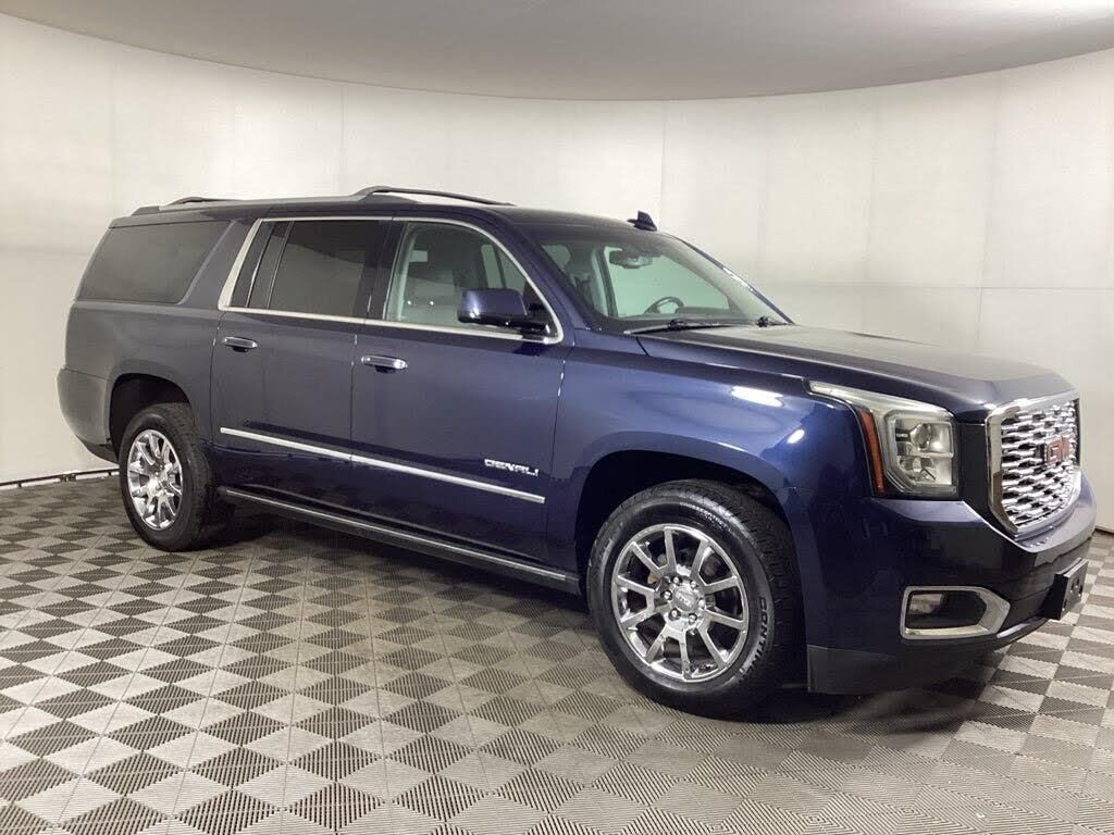2018 GMC Yukon XL Denali — photo 1 of 15