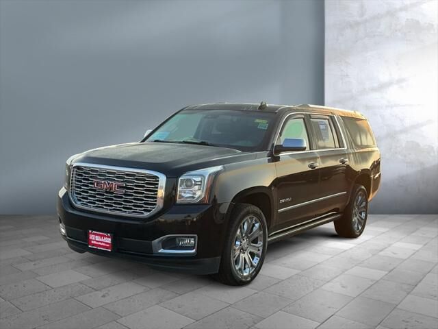 2019 GMC Yukon XL Denali — photo 1 of 13