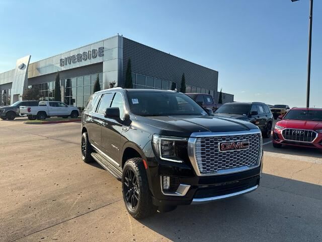 2021 GMC Yukon XL Denali — photo 1 of 13