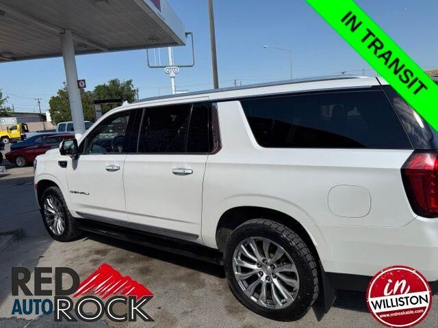 2022 GMC Yukon XL Denali — photo 1 of 26