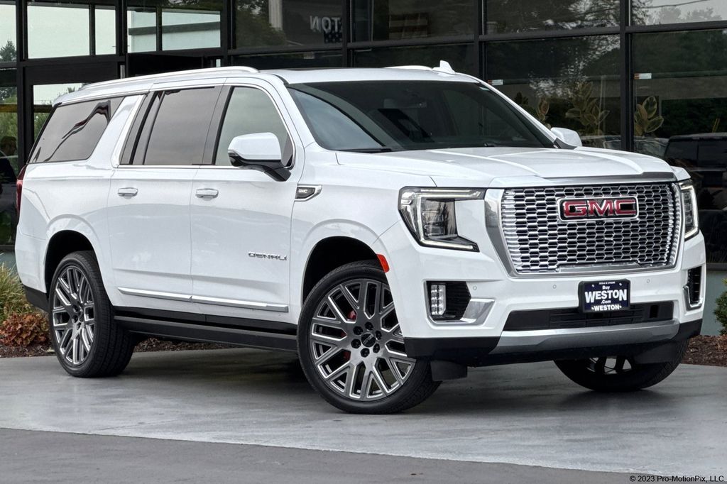 2023 GMC Yukon XL Denali — photo 1 of 26