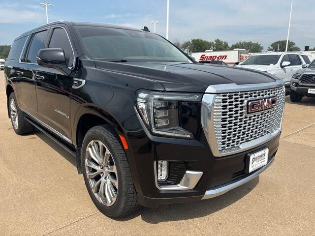 2023 GMC Yukon XL Denali — photo 1 of 13