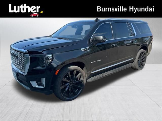 2022 GMC Yukon XL Denali — photo 1 of 13