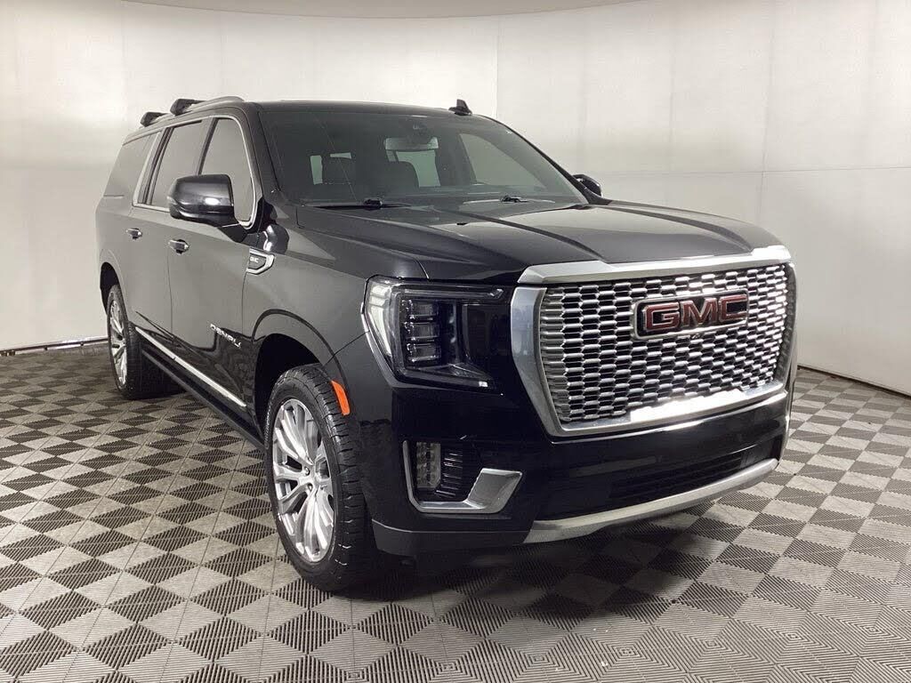 2022 GMC Yukon XL Denali — photo 1 of 15