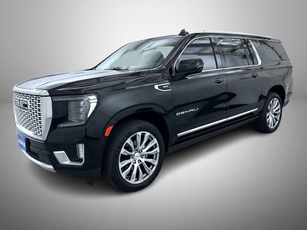 2022 GMC Yukon XL Denali — photo 1 of 2