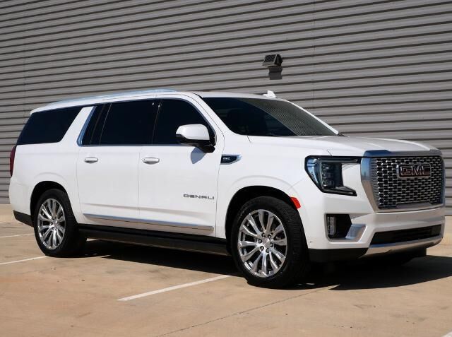 2023 GMC Yukon XL Denali — photo 1 of 13