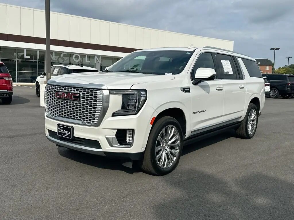 2023 GMC Yukon XL Denali — photo 1 of 26