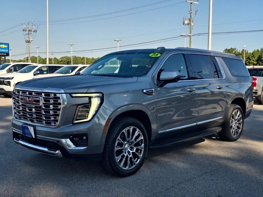 2025 GMC Yukon XL Denali — photo 1 of 13