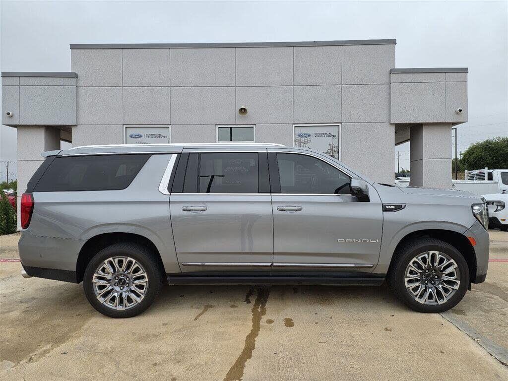 2023 GMC Yukon XL Denali Ultimate — photo 1 of 1