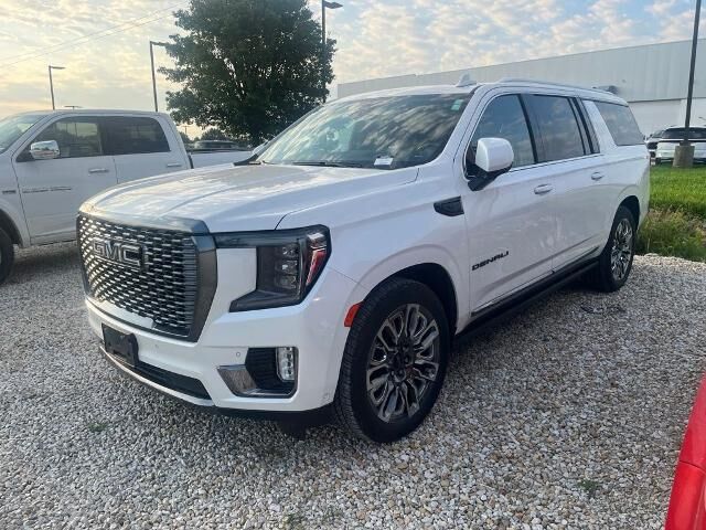 2024 GMC Yukon XL Denali Ultimate — photo 1 of 4