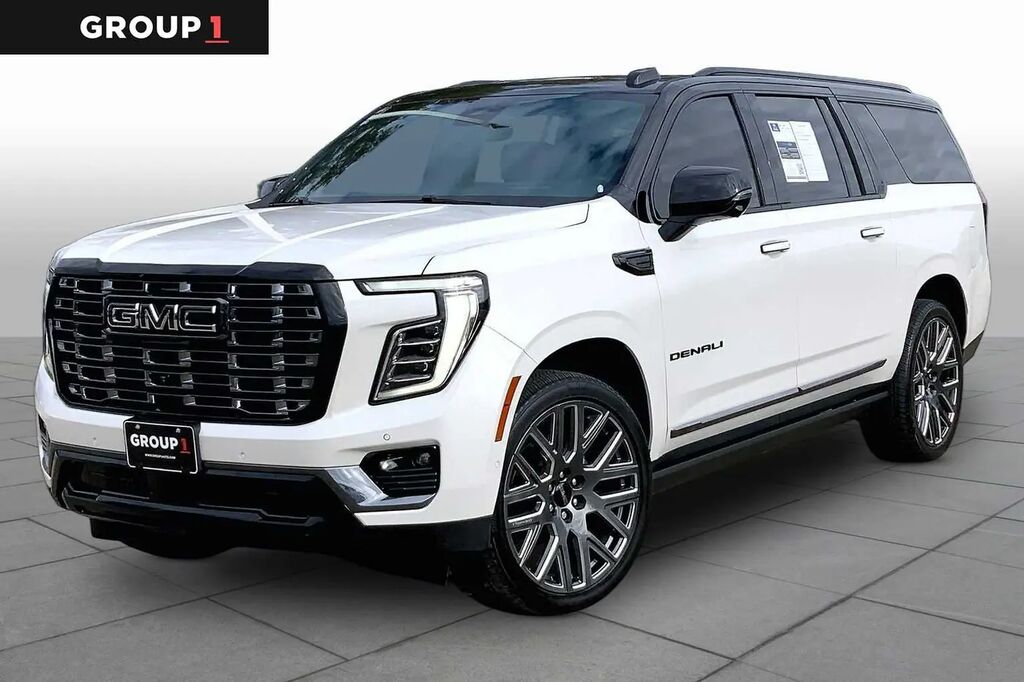 2025 GMC Yukon XL Denali Ultimate — photo 1 of 13