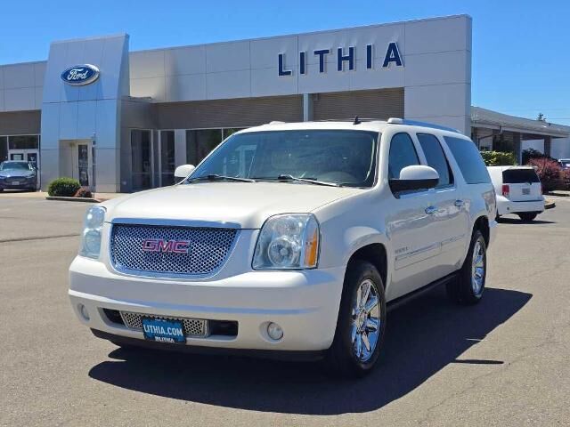 2014 GMC Yukon XL Denali — photo 1 of 17