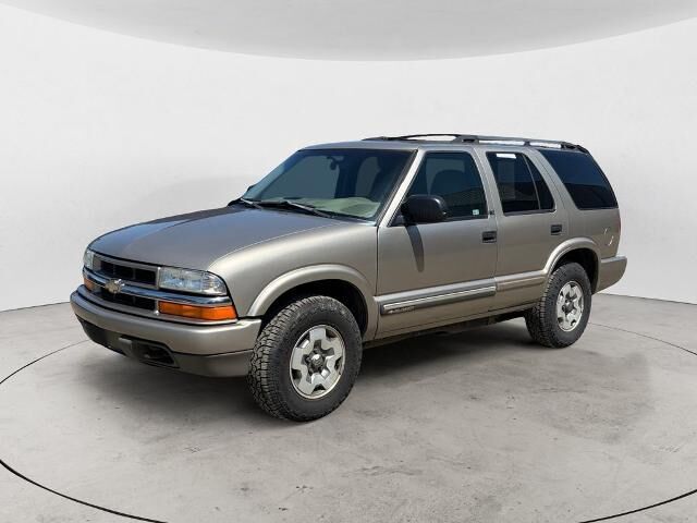 2002 Chevrolet Blazer LS — photo 1 of 9