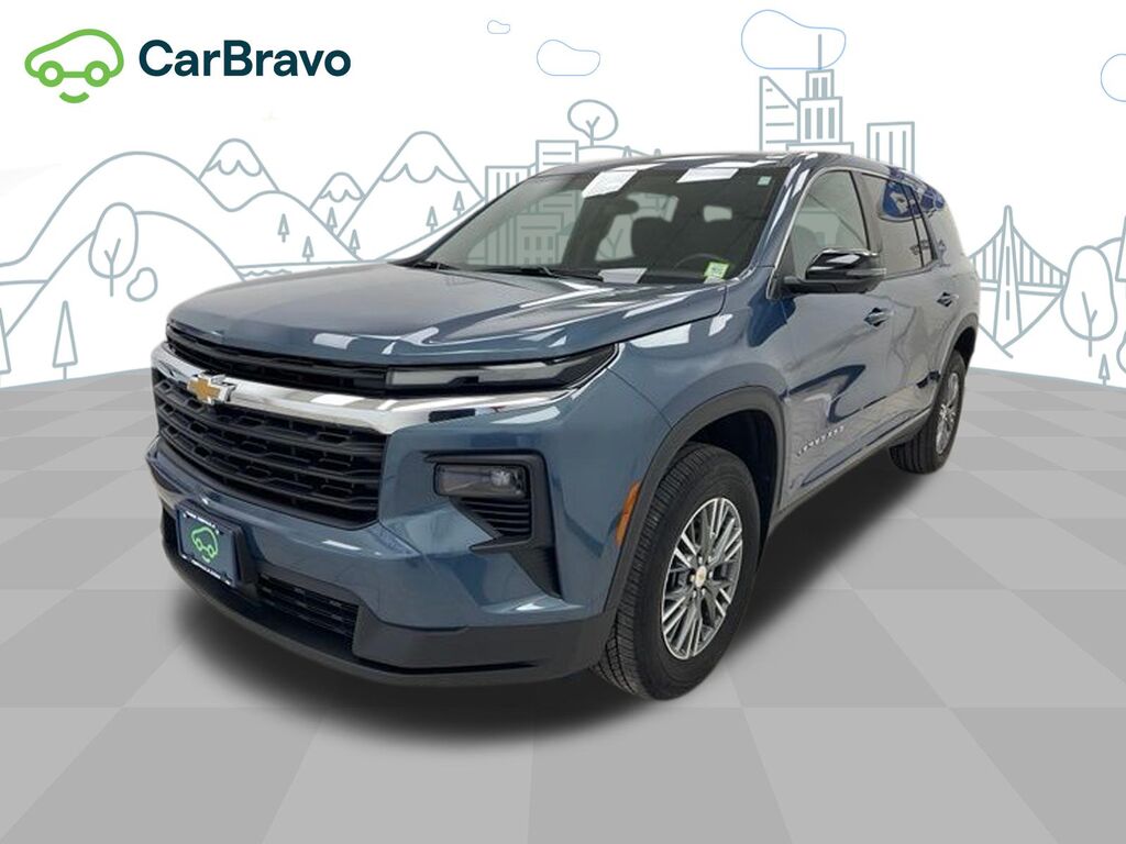 2024 Chevrolet Traverse LS — photo 1 of 6