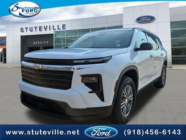 2024 Chevrolet Traverse LS — photo 1 of 26