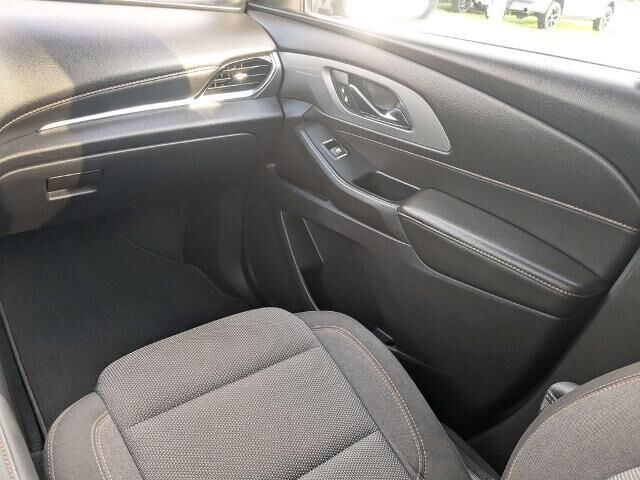 2019 Chevrolet Traverse LS — photo 1 of 36