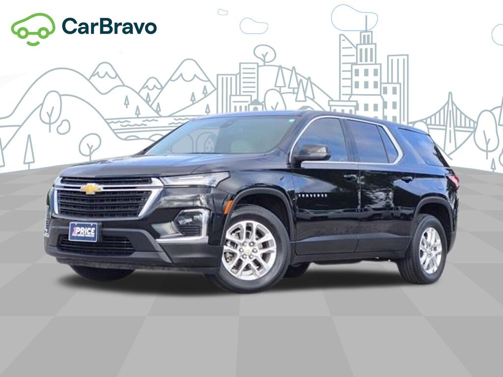 2022 Chevrolet Traverse LS — photo 1 of 6