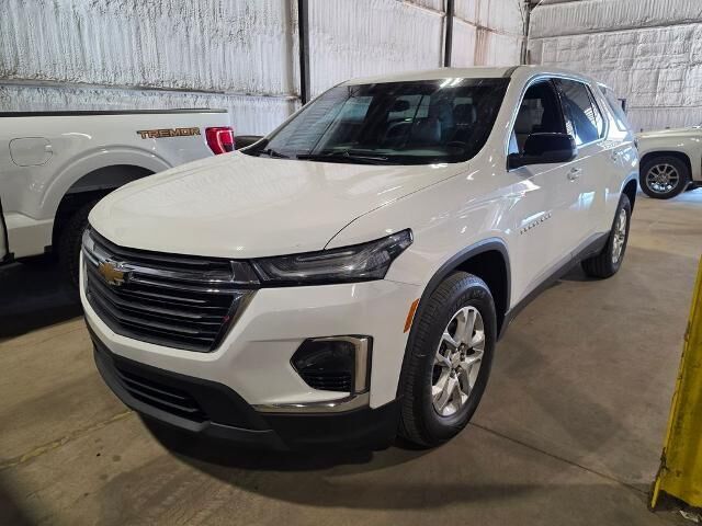2023 Chevrolet Traverse LS — photo 1 of 25