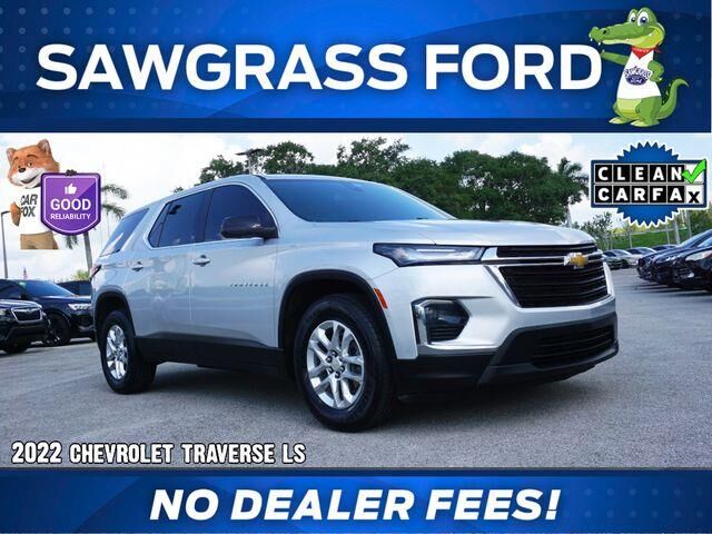 2022 Chevrolet Traverse LS — photo 1 of 37