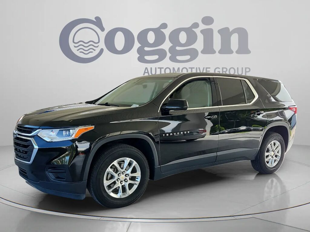 2020 Chevrolet Traverse LS — photo 1 of 13