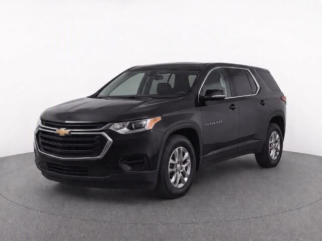 2020 Chevrolet Traverse LS — photo 1 of 8
