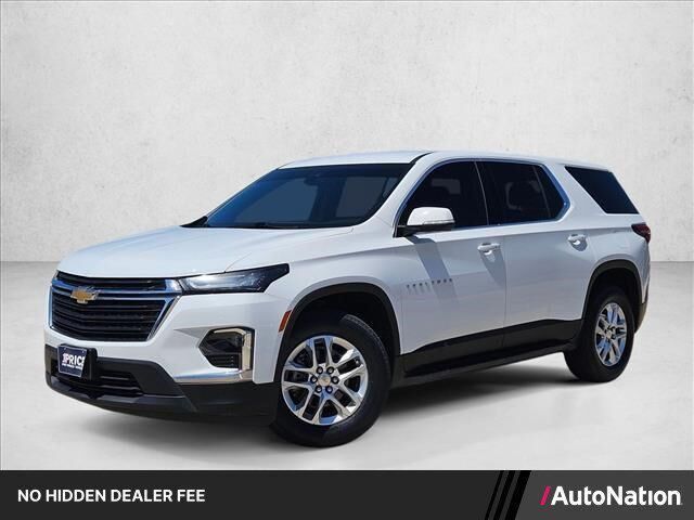 2023 Chevrolet Traverse LS — photo 1 of 15