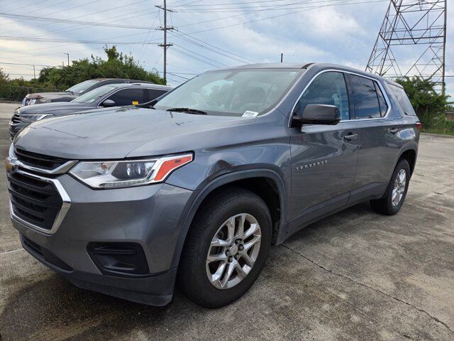 2020 Chevrolet Traverse LS — photo 1 of 2