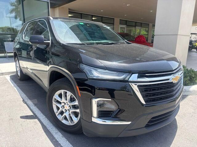 2023 Chevrolet Traverse LS — photo 1 of 13