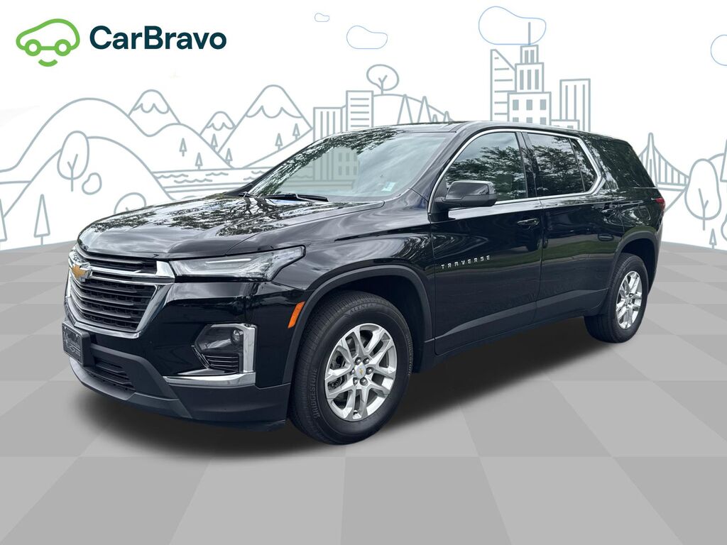 2023 Chevrolet Traverse LS — photo 1 of 6