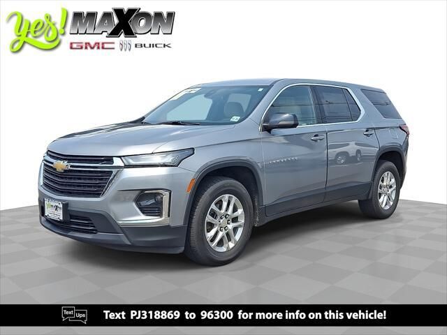 2023 Chevrolet Traverse LS — photo 1 of 20