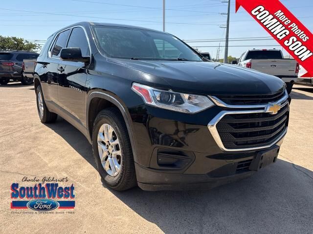 2019 Chevrolet Traverse LS — photo 1 of 13