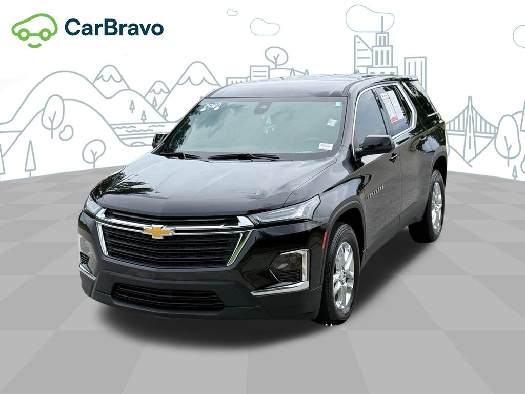 2023 Chevrolet Traverse LS — photo 1 of 6