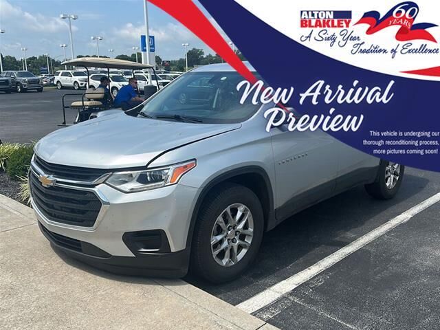 2019 Chevrolet Traverse LS — photo 1 of 13