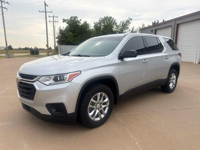 2020 Chevrolet Traverse LS — photo 1 of 25