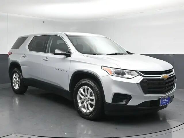 2021 Chevrolet Traverse LS — photo 1 of 28