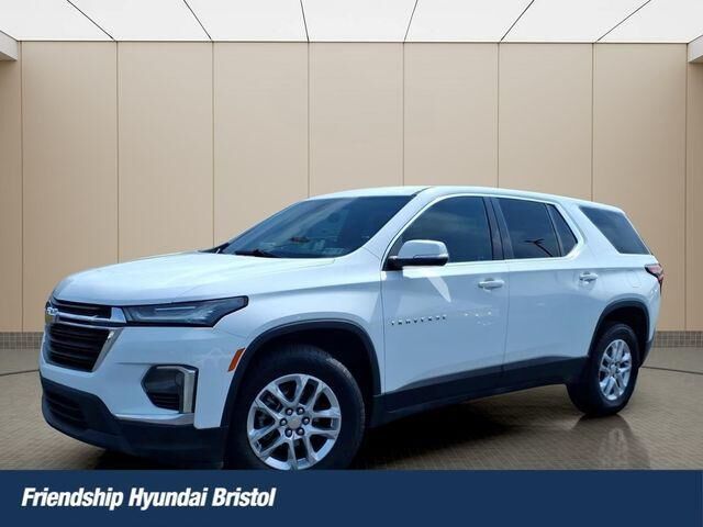 2023 Chevrolet Traverse LS — photo 1 of 23