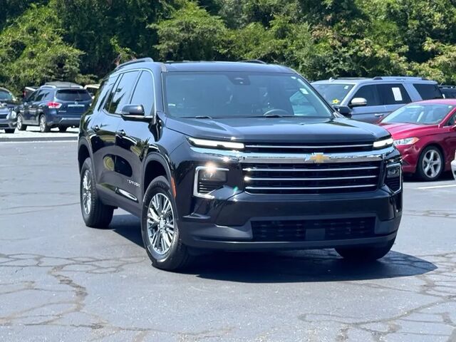 2024 Chevrolet Traverse LT