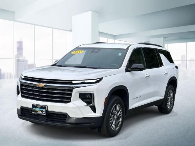 2024 Chevrolet Traverse LT — photo 1 of 13
