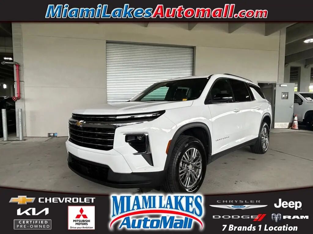 2024 Chevrolet Traverse LT — photo 1 of 13
