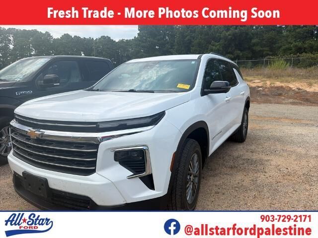 2024 Chevrolet Traverse LT — photo 1 of 26