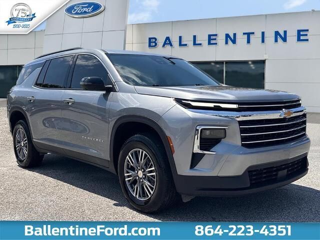 2026 Chevrolet Traverse LT — photo 1 of 13
