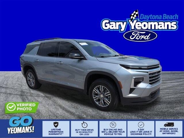 2024 Chevrolet Traverse LT — photo 1 of 39