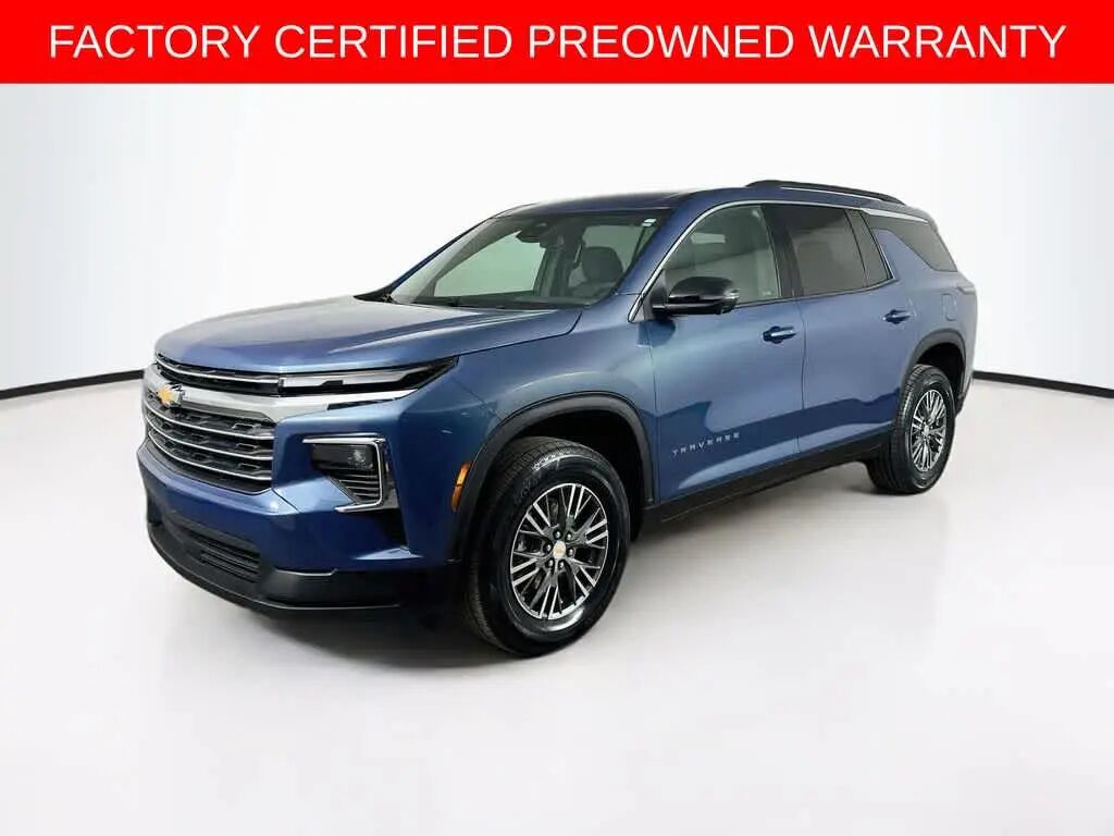 2024 Chevrolet Traverse LT — photo 1 of 13