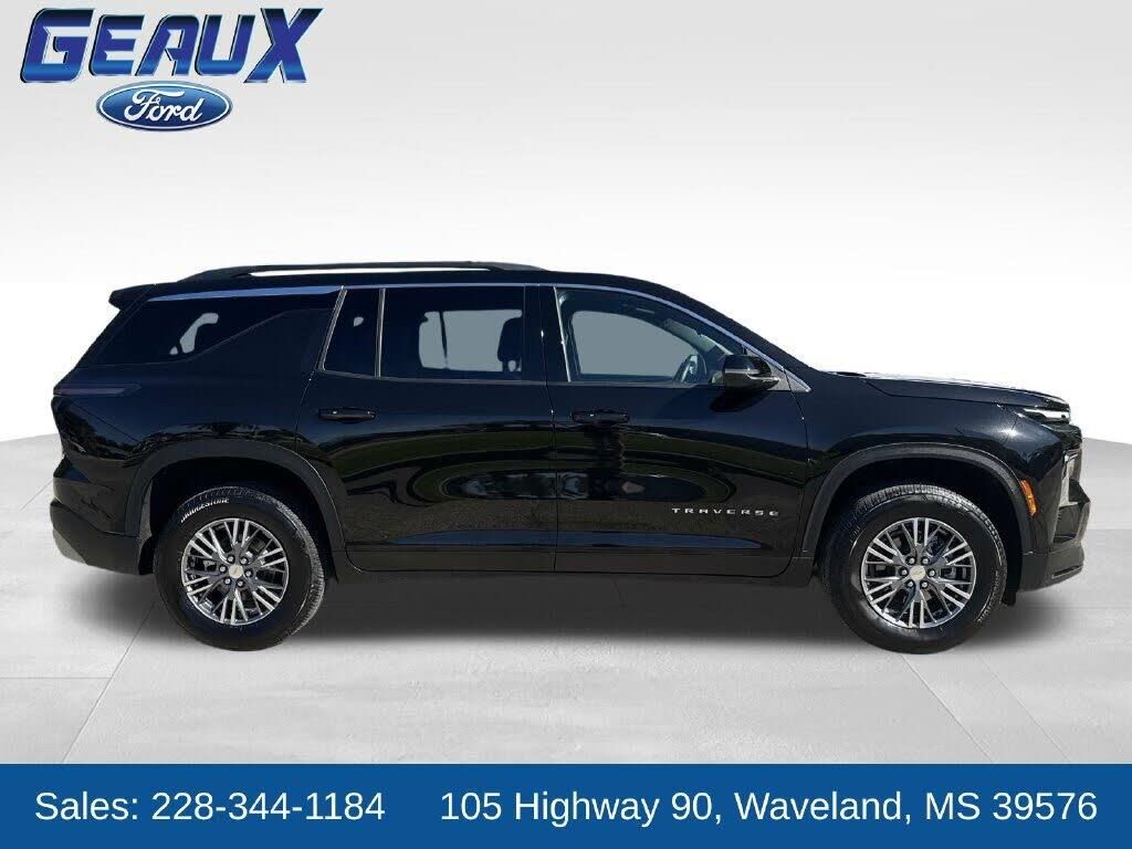 2026 Chevrolet Traverse LT — photo 1 of 1
