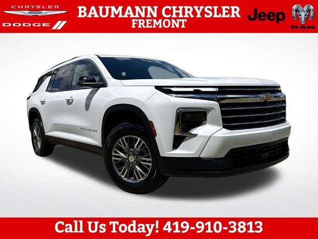 2024 Chevrolet Traverse LT — photo 1 of 11