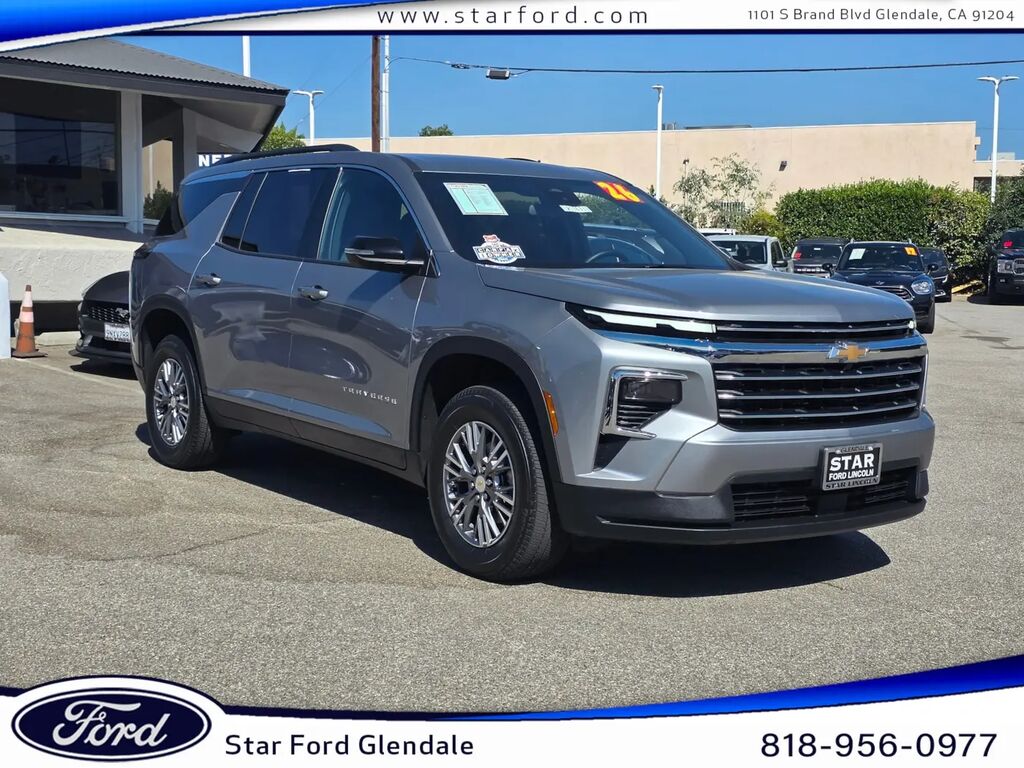 2026 Chevrolet Traverse LT — photo 1 of 13