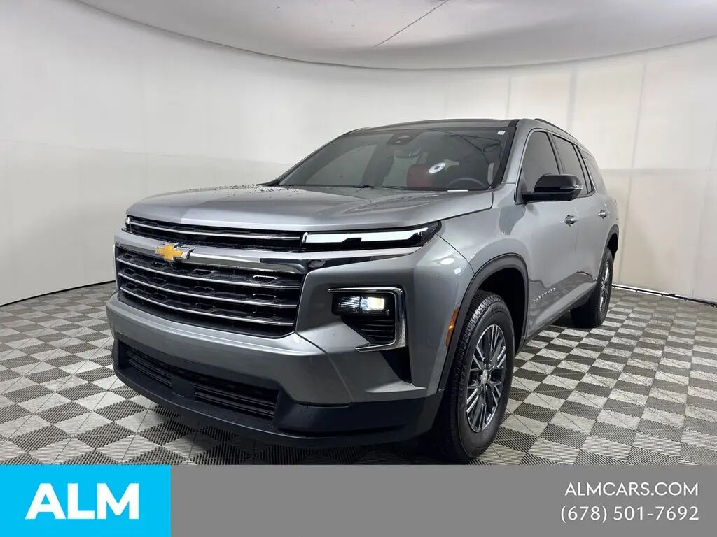 2026 Chevrolet Traverse LT — photo 1 of 10